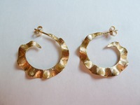 18ct yellow gold Frill earrings