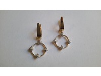 Prety yellow and white gold drop earrings