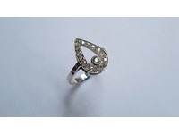 Beautiful diamond ring made using stones from the brooches