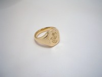 Seal engraved signet ring with full family crest