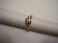 18ct gold and platinum single stone ring set with Certificated brilliant cut diamond