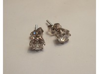 18ct white gold claw set diamond studs with screw butterfly fittings