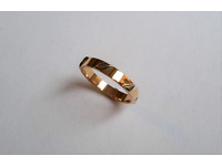 Yellow gold band with palladium