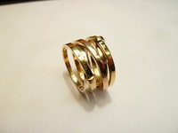 Yellow gold wedding ring