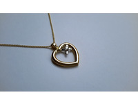 Diamond set heart necklet