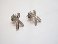 Platinum stud earrings