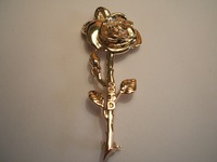 9ct yellow gold rose brooch