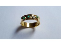 18ct gold emerald and diamond ring made using stones from the brooch